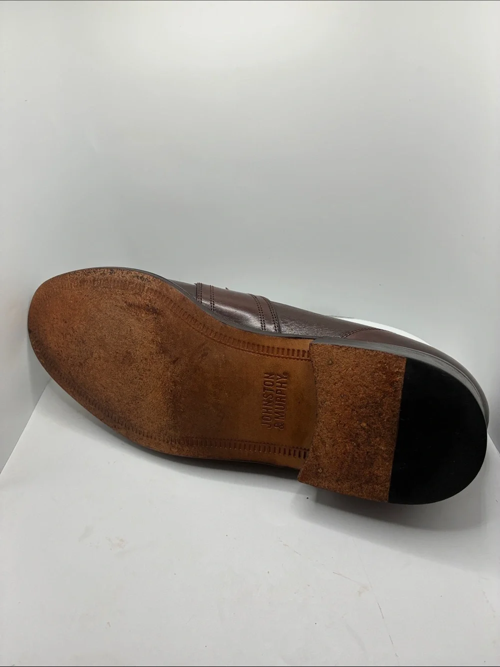 JOHNSON AND MURPHY MEN OXFORD  SIZE 10 M. BROWN/ LEATHER TASSEL DESIGN